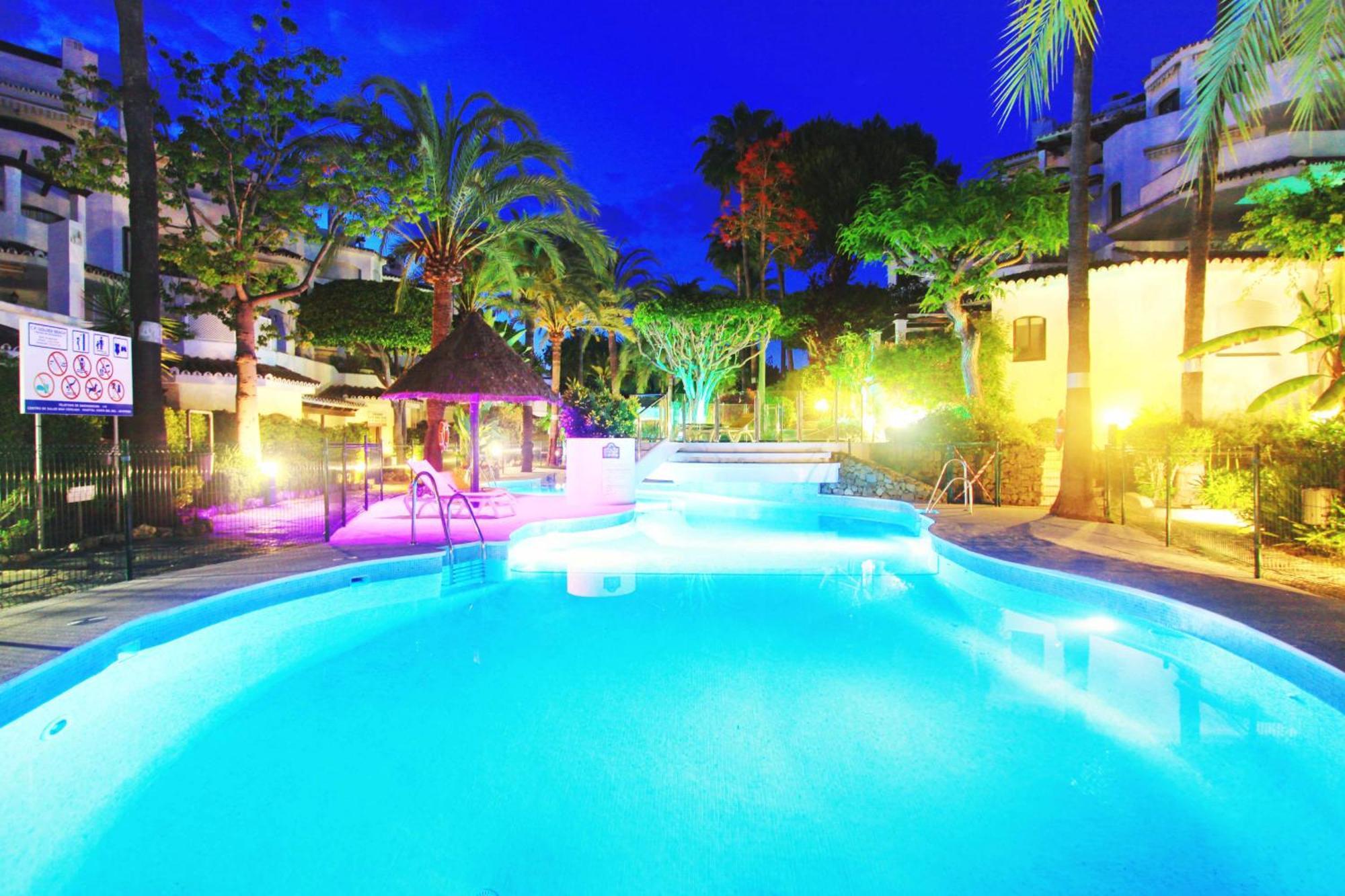 1080 Beachfront Penthouse 3 Floors Jacuzzi 2 Pools Wifi Roof Terrace Marbella Exterior foto