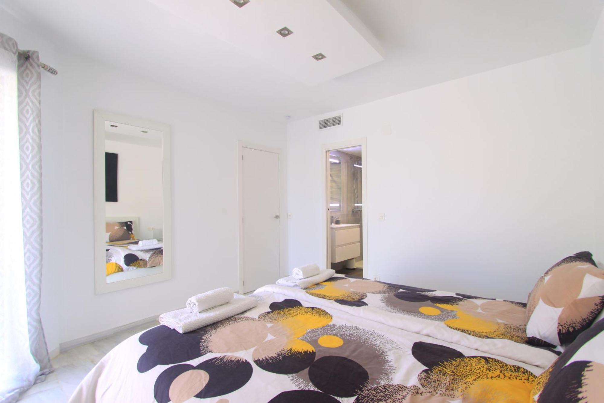 1080 Beachfront Penthouse 3 Floors Jacuzzi 2 Pools Wifi Roof Terrace Marbella Exterior foto