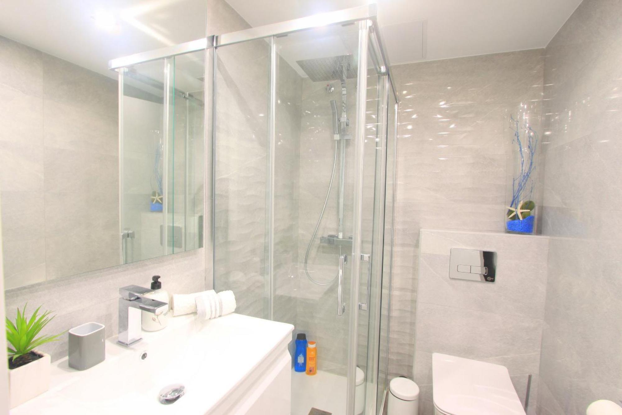 1080 Beachfront Penthouse 3 Floors Jacuzzi 2 Pools Wifi Roof Terrace Marbella Exterior foto