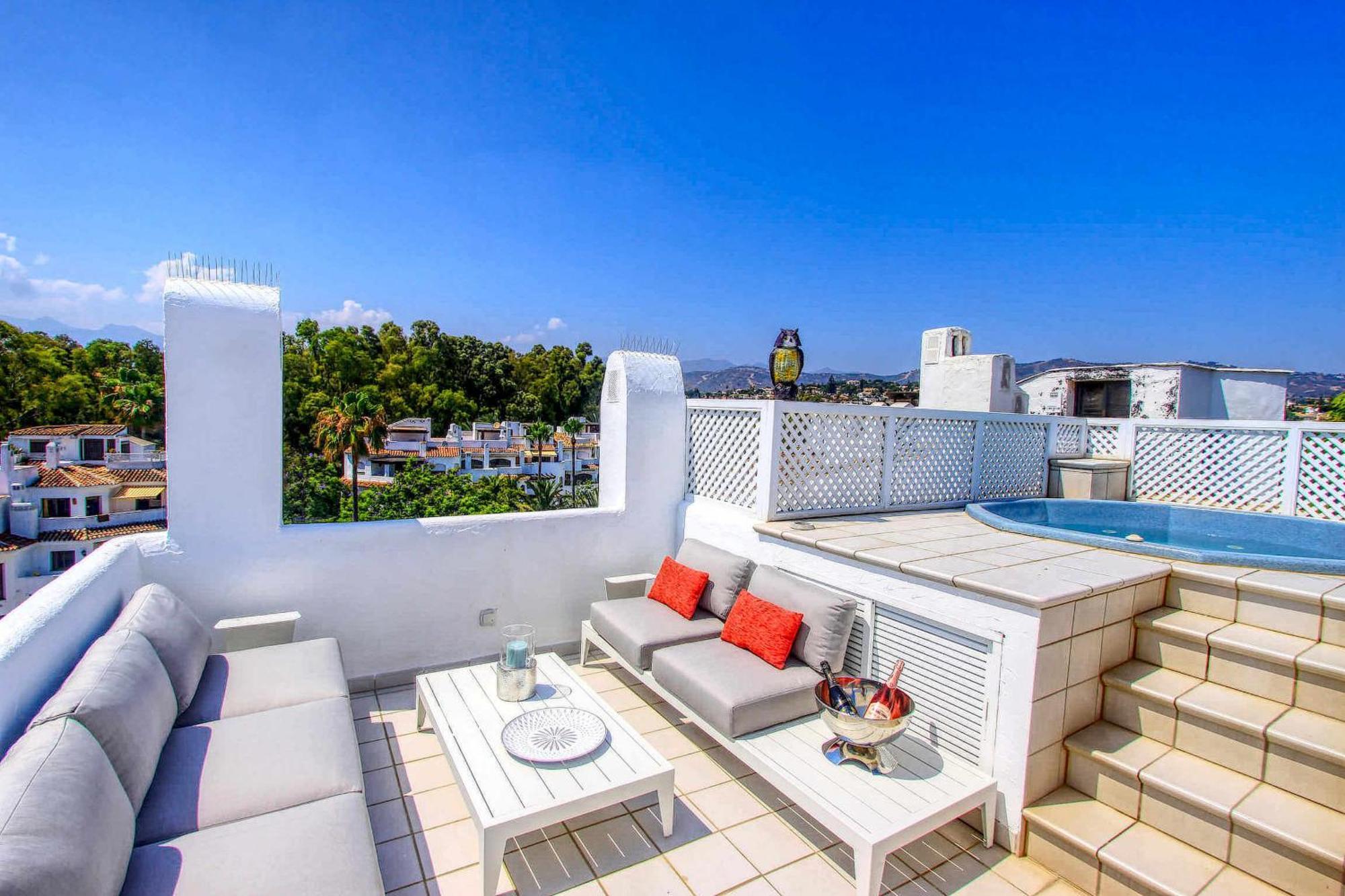 1080 Beachfront Penthouse 3 Floors Jacuzzi 2 Pools Wifi Roof Terrace Marbella Exterior foto