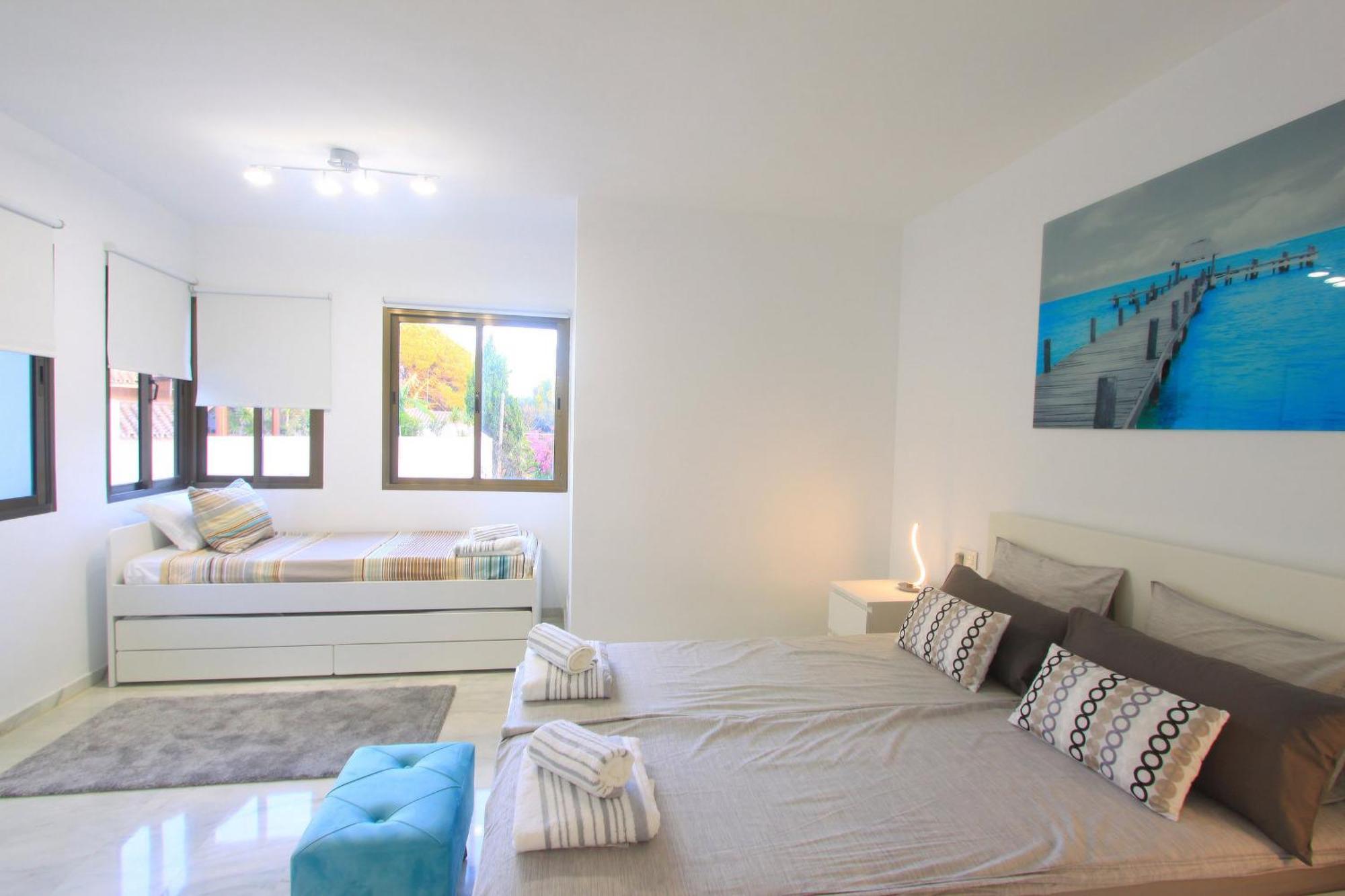 1080 Beachfront Penthouse 3 Floors Jacuzzi 2 Pools Wifi Roof Terrace Marbella Exterior foto