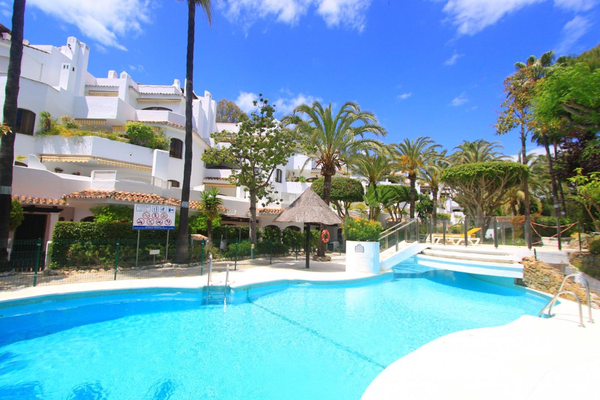 1080 Beachfront Penthouse 3 Floors Jacuzzi 2 Pools Wifi Roof Terrace Marbella Exterior foto